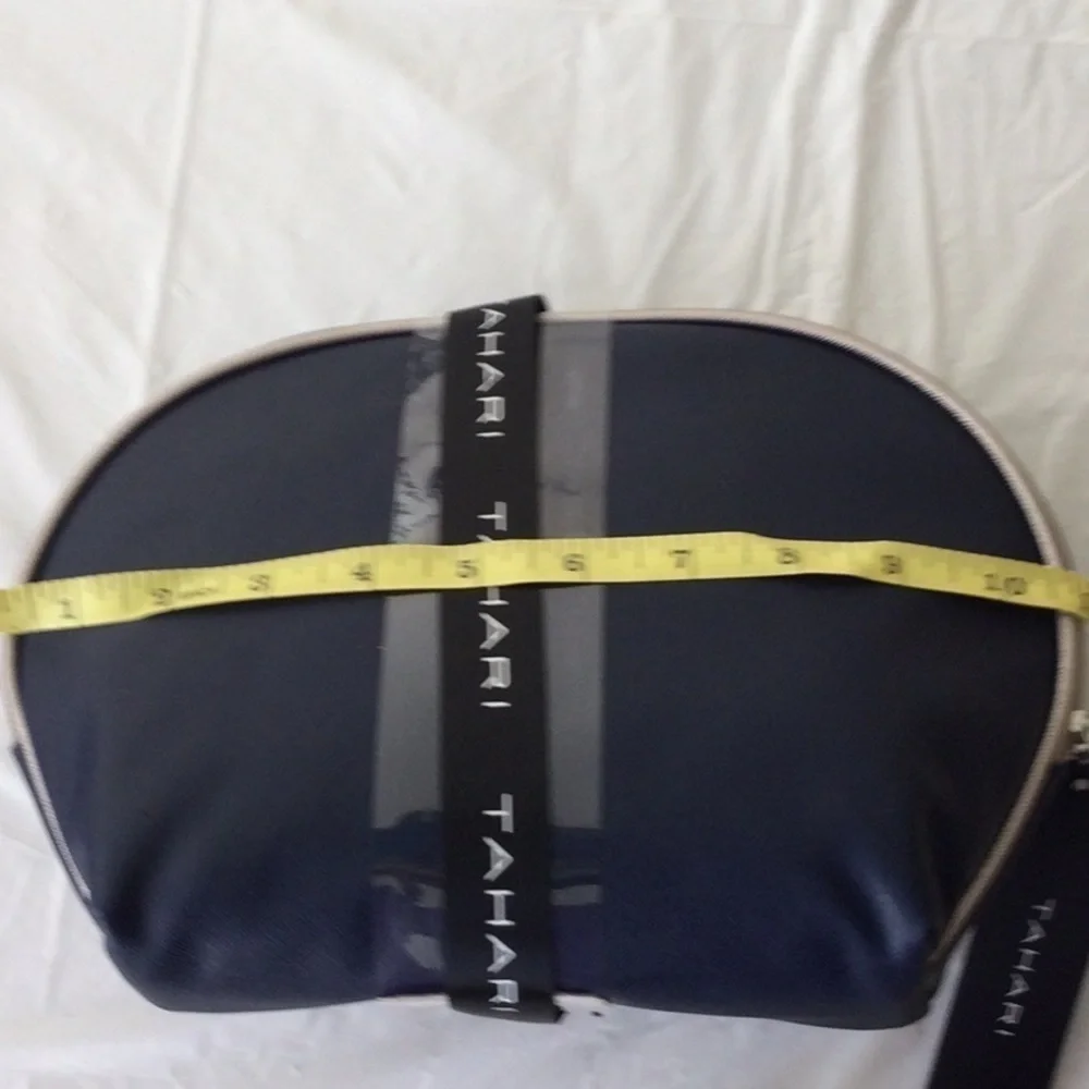 Tahari Makeup cosmetics travel set (2 pc)